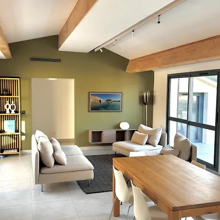 Au Pied Du Port, 150m2 - Parking Gratuit, Climatisation, Terrasses - Standing Apartament